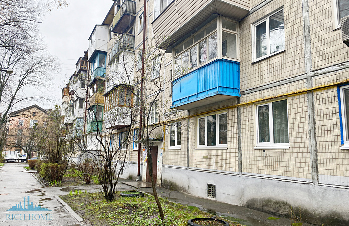 вул. Василя Чумака, 4