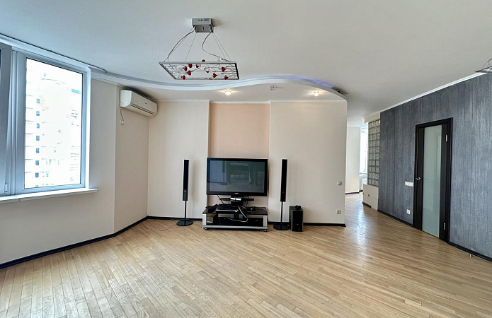 3-кім. квартира, Дніпровська  набережна , 19-В, Київ