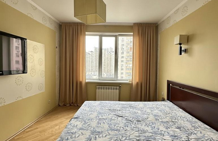 3-кім. квартира, Дніпровська  набережна , 19-В, Київ