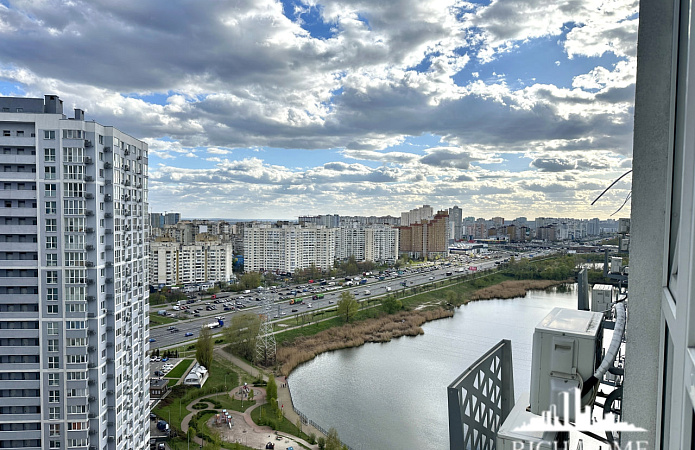  ЖК Лебединий, Ревуцького 40в