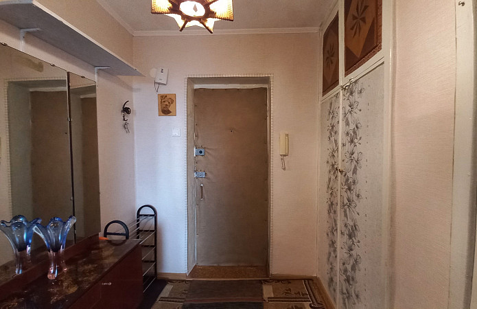 Вул. Новопирогівська 27, оренда 2к квартири Вул. Новопирогівська 27, оренда 2к квартири