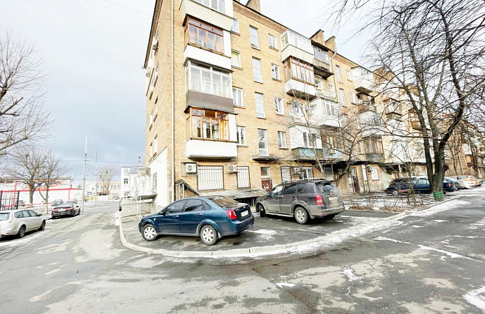 2-кім. квартира, пр-т Повітрофлотський, 51, Київ 2-кім. квартира, пр-т Повітрофлотський, 51, Київ