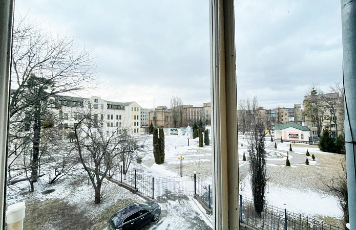 2-кім. квартира, пр-т Повітрофлотський, 51, Київ 2-кім. квартира, пр-т Повітрофлотський, 51, Київ