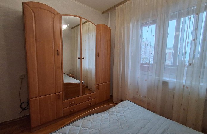 3-кім. квартира, Чорнобильська, 4/56, Київ