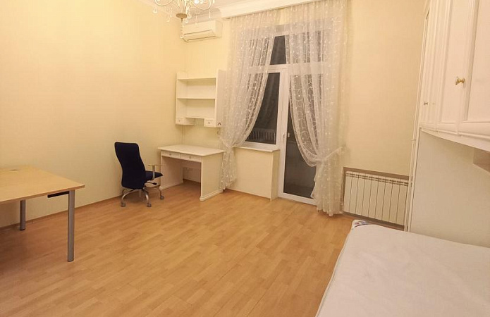 3-кім. квартира,  Авіаконструктора Антонова , 2/32, Київ