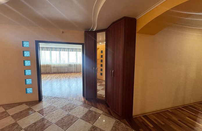 3-кім. квартира, просп. Берестейський, 103, Київ