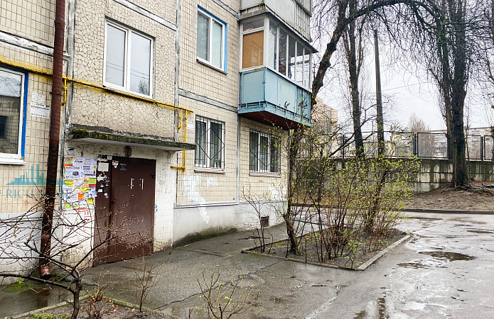 вул. Василя Чумака, 4